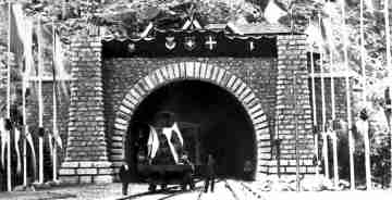Er�ffnungszug durch den Gotthardtunnel