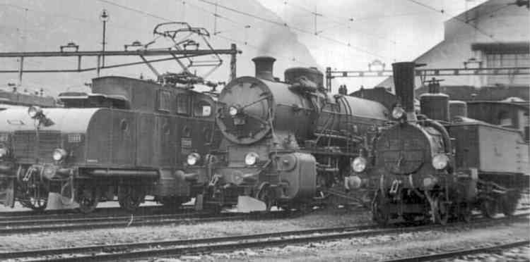 Lokomotiven vor dem Depot Erstfeld