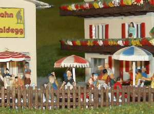 Talstation der Gondelbahn mit Gsthaus "Plattalp"