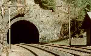 Portal des Leggistein-Kehrtunnels
