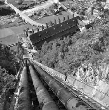 Amsteg vom Wasserschloss her gesehen