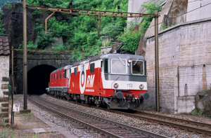 Gterzug mit Re 4/4 III der RM