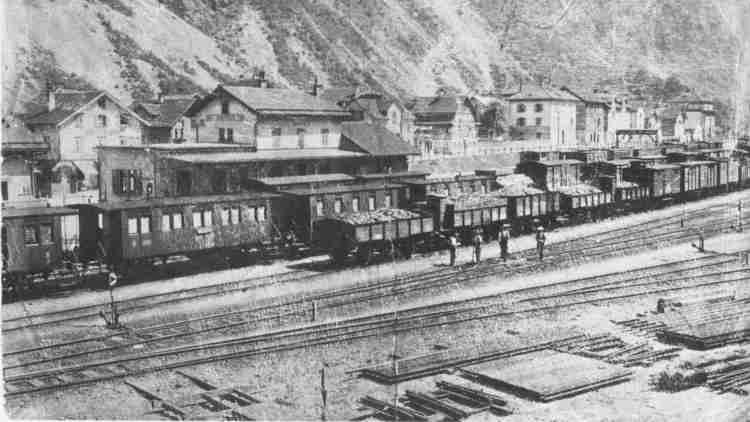 Stationsgeb�ude Erstfeld