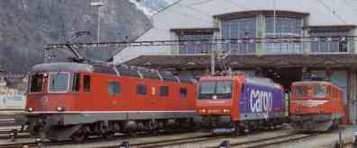 Re 6/6, Re 482 und Ae 6/6 vor dem Depot